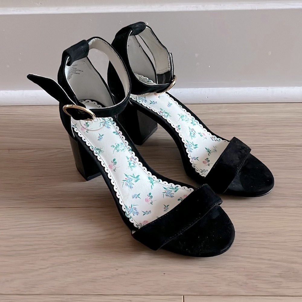 1901 - short black heel sandal